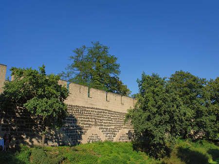 Foto Stadtmauer am Sachsenring - Köln