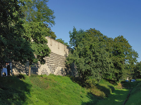 Foto Stadtmauer am Sachsenring - Köln