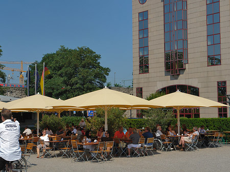 Schirme auf der Urbanstraße